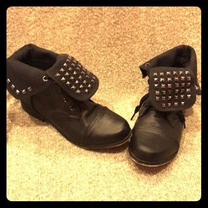 Combat boots with fold top